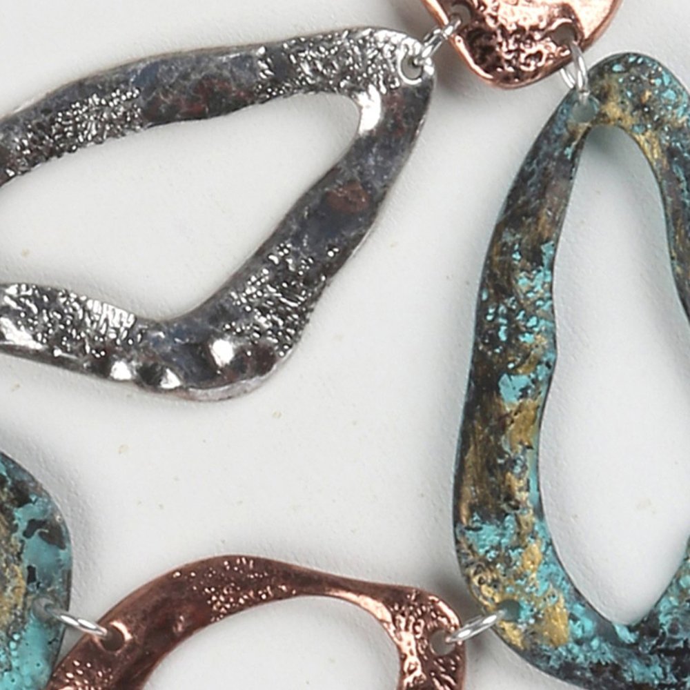 $20 HAMMERED CUTOUT METAL LAYERED NECKLACE SET - Picture 2 of 3